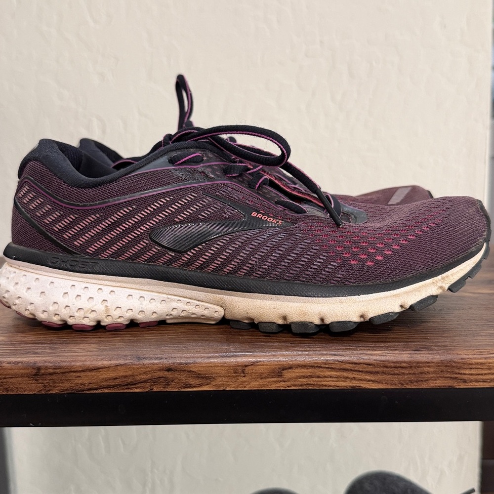 Brooks Ghost 12 Womens Running Shoes Black Pink Sneakers Athletic Size 7